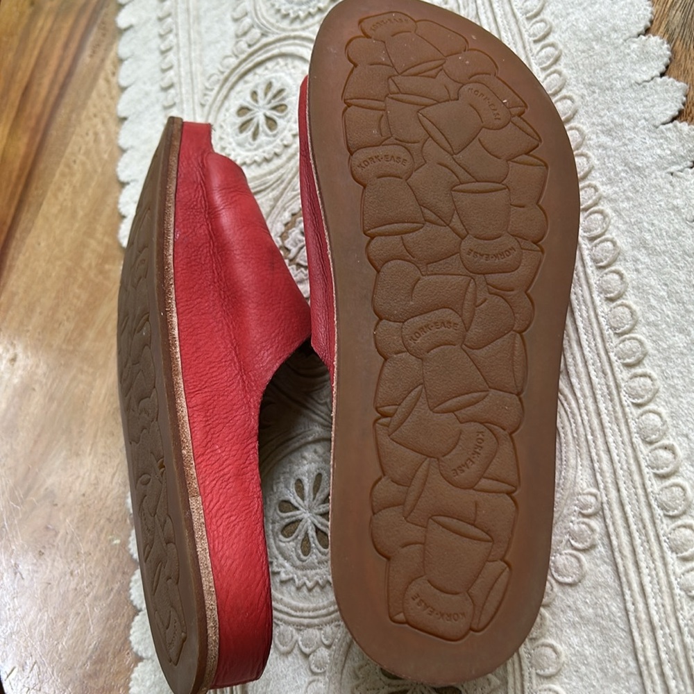 Kork-Ease Red Mules with Crossover Straps - Picture 8 of 10